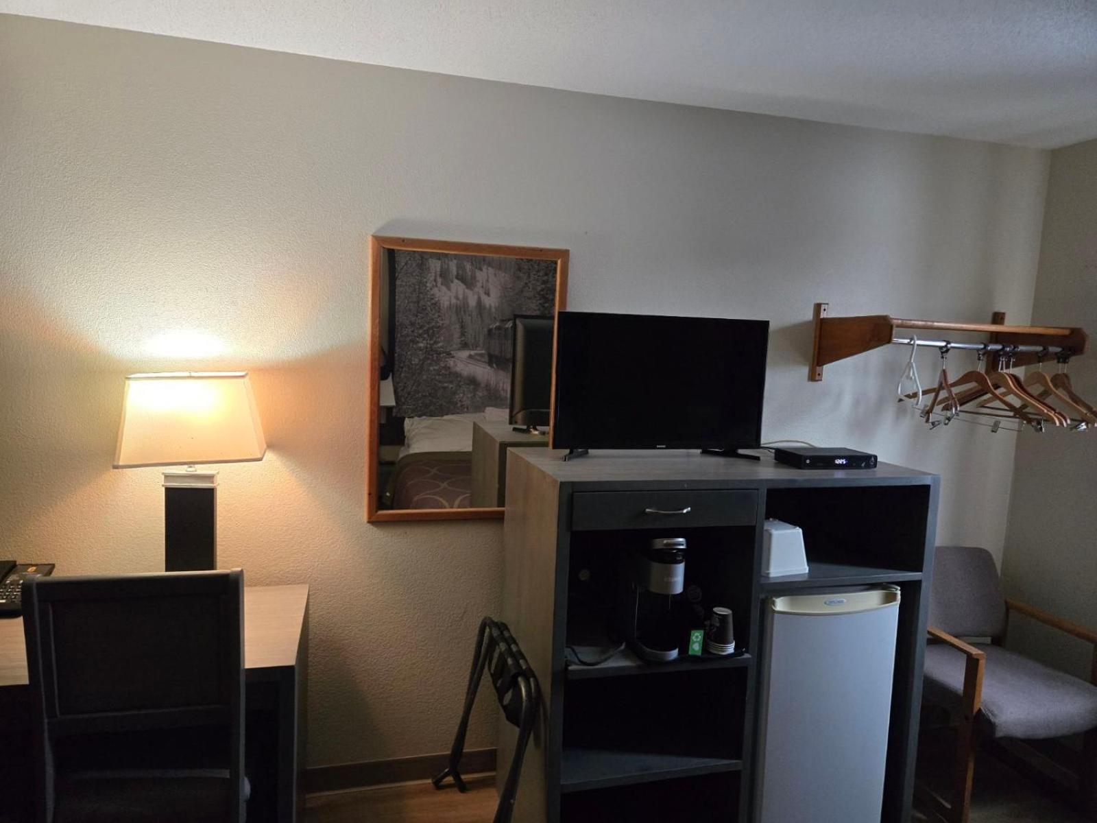 Hotel Super 8 By Wyndham Salmon Arm Zewnętrze zdjęcie