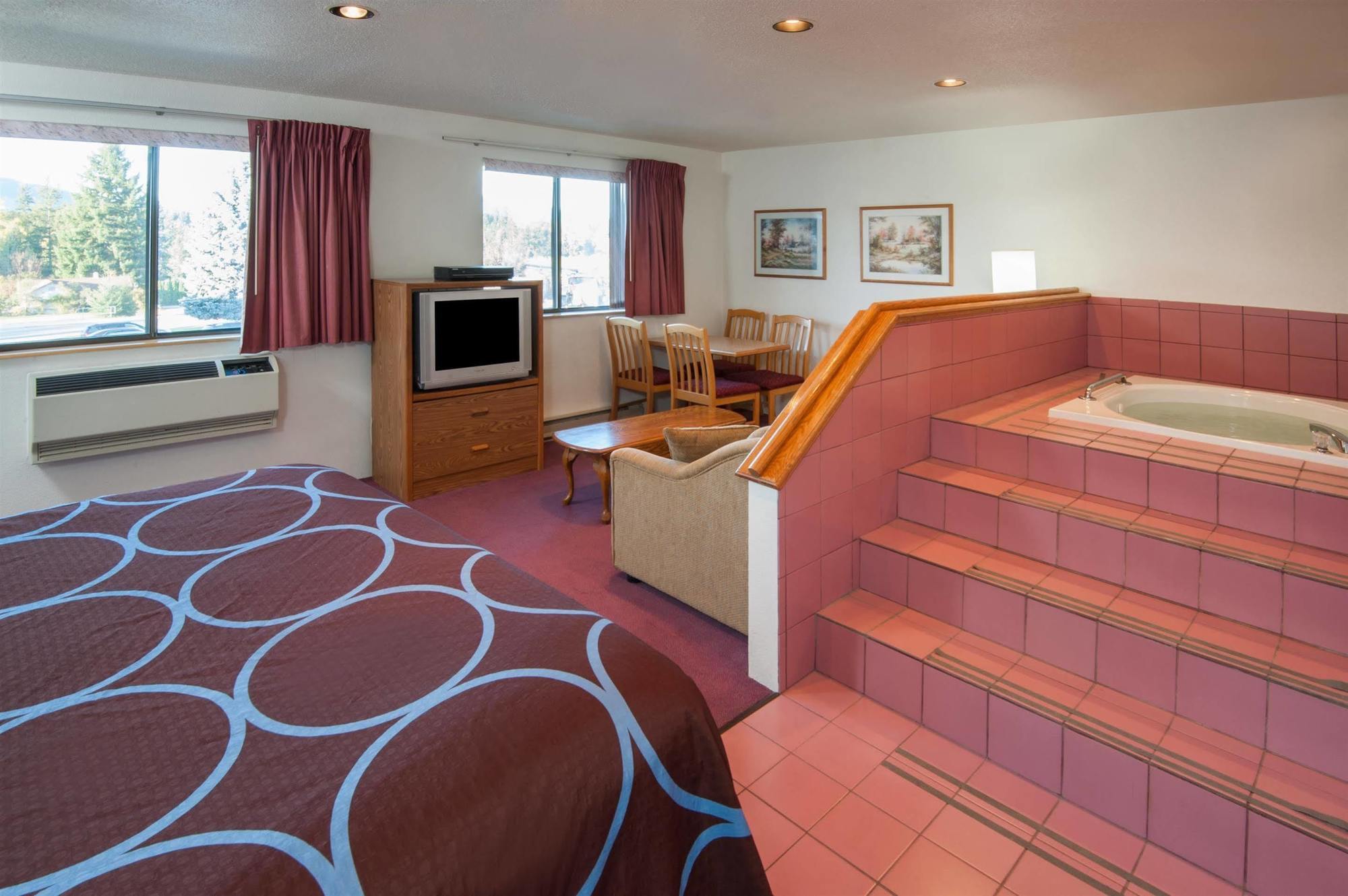 Hotel Super 8 By Wyndham Salmon Arm Zewnętrze zdjęcie